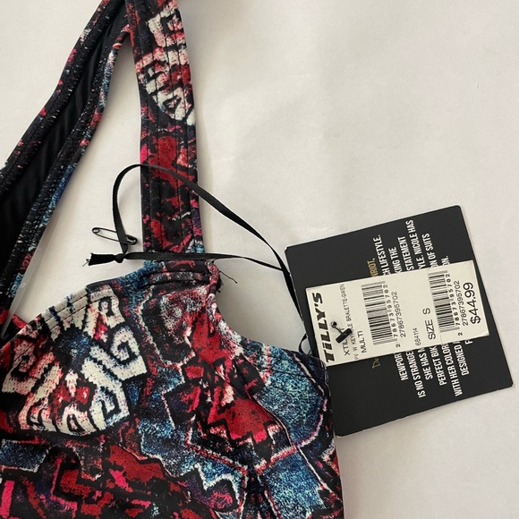 🌺💕♥️ Tilly’s bikini top - Picture 2 of 3